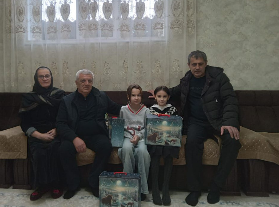 Очередная Новогодняя акция при поддержке Дербентского коньячного комбината для детей из многодетных, малоимущих семей.